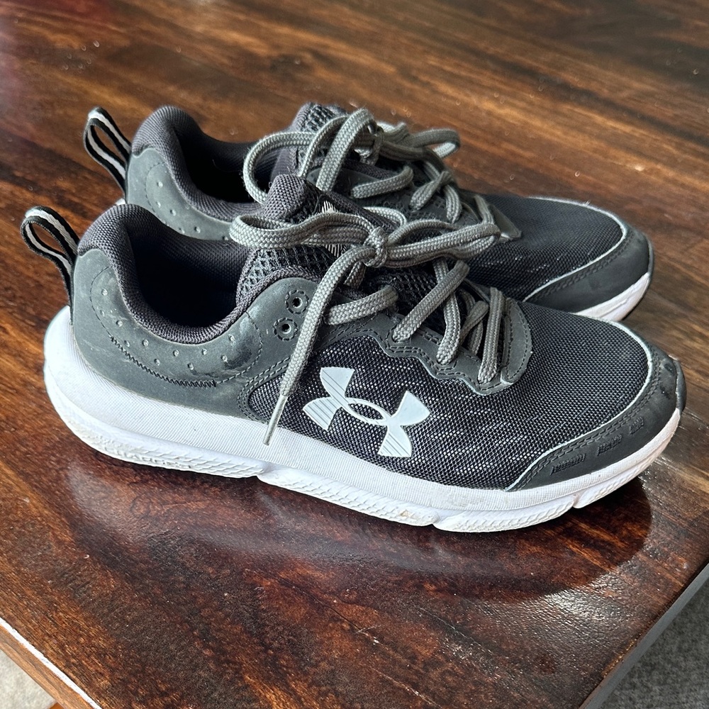 Under Armour Black and White Sneakers with Breathable Mesh